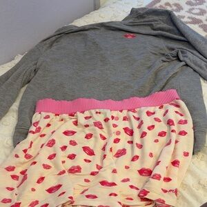 Women’s Pink Lip-Print Pajama Set with Gray Top